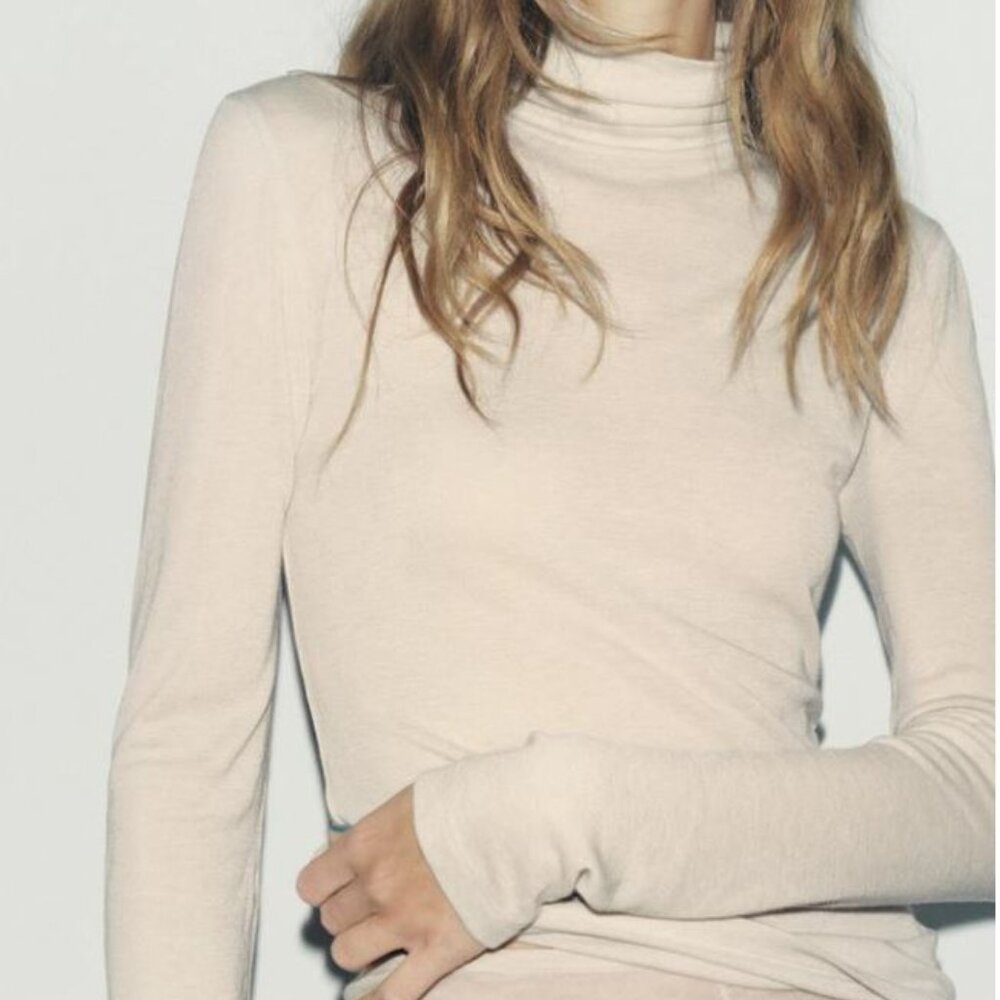 ZARA Long Sleeve Light Mock Neck Sweater EUC